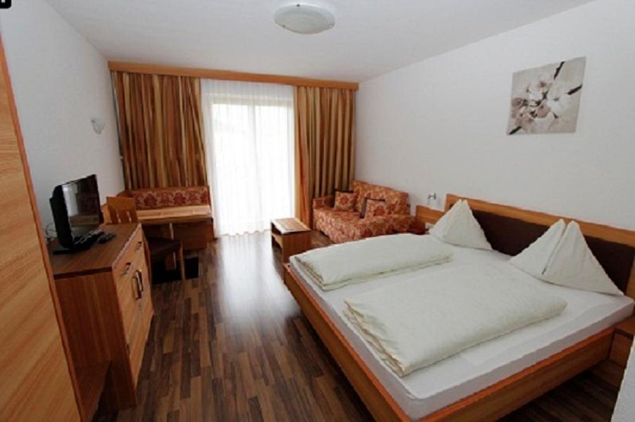 Hotel Montani Morter Esterno foto